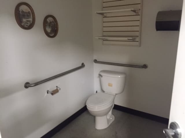 More Photos Of 612-634 Madison St, Shelbyville Unknown For Lease