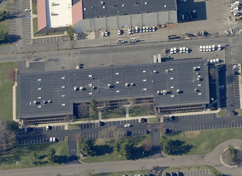 More Photos Of 400 Raritan Center Pky, Edison Light Distribution For Lease