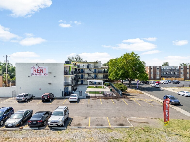 More Photos Of 1960 Dallas St, Aurora Multifamily For Sale