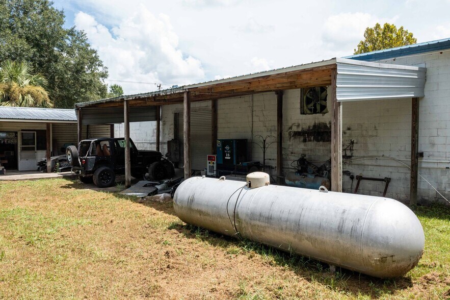 More Photos Of 13508 US HWY 90, Live Oak Industrial For Sale