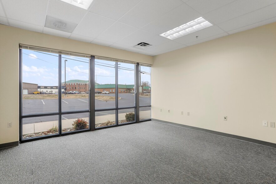 More Photos Of 15 Compass Pt, Martinsburg Office For Lease
