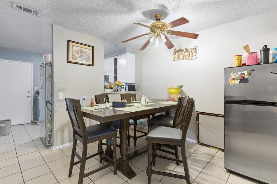 More Photos Of 1140 Oxford Dr, Redlands Apartments For Sale