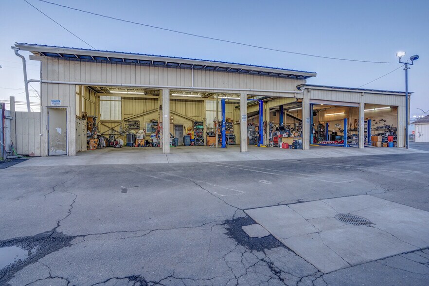 More Photos Of 854 Crows Landing Rd, Modesto Auto Dealership For Sale
