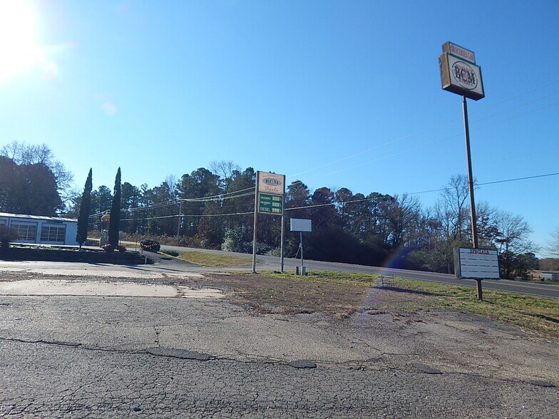 More Photos Of 6454 Highway 7, Bismarck Supermarket For Sale