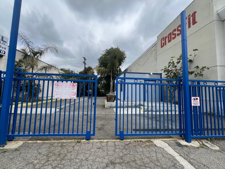 More Photos Of 11571 Ventura Blvd, Studio City Land For Lease