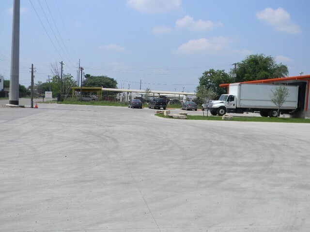 More Photos Of 711 E Produce Rd, Hidalgo Warehouse For Lease