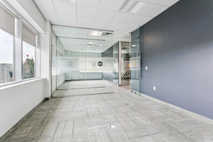 More Photos Of 30 Topflight Dr, Mississauga Office For Sale