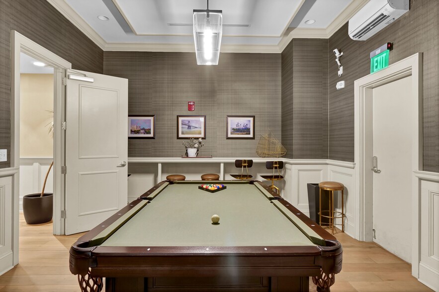 More Photos Of 240 N Water St, Wilmington Specialty For Sale