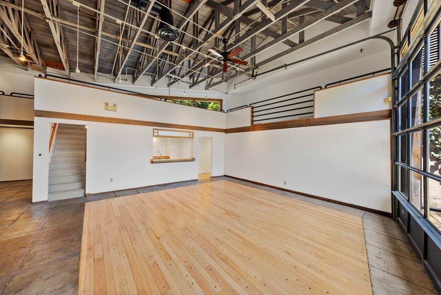 More Photos Of 668 Bridgeway, Sausalito Storefront For Sale