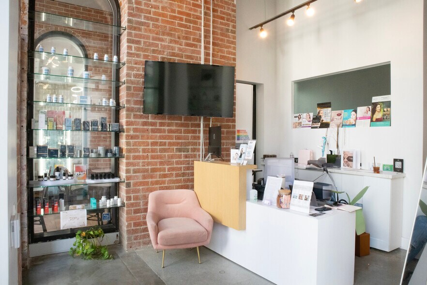 More Photos Of 413-445 N Rodeo Dr, Beverly Hills Coworking Space