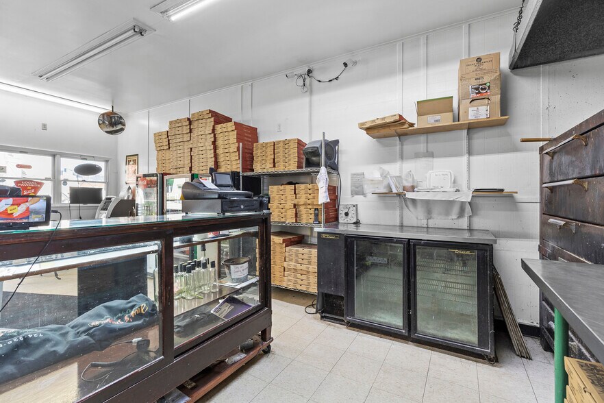 More Photos Of 114 E Lincoln Ave, Mc Donald Storefront For Lease