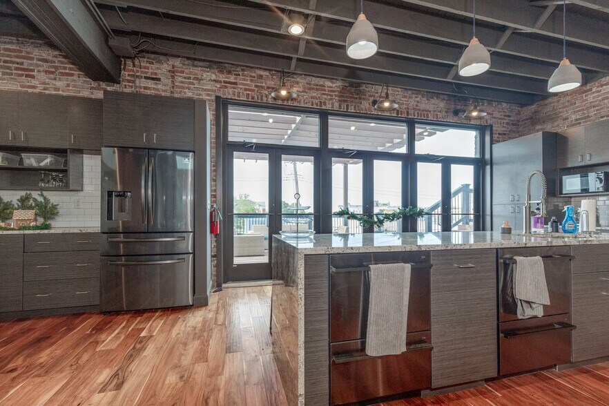 More Photos Of 3026-3036 Locust St, Saint Louis Loft Creative Space For Lease