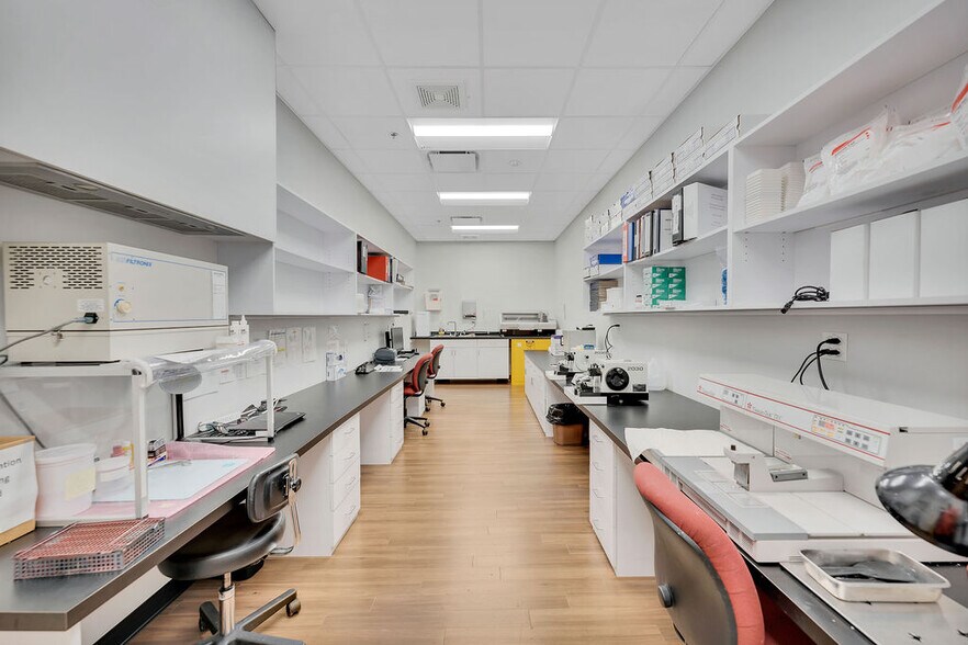 More Photos Of 9300 Waukegan Rd, Morton Grove Medical For Sale