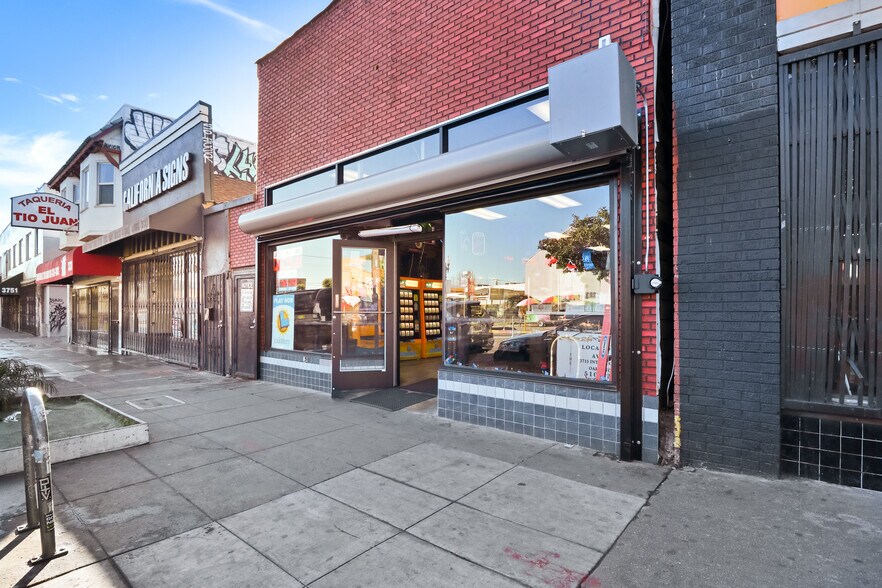 More Photos Of 3715 International Blvd, Oakland Convenience Store For Sale