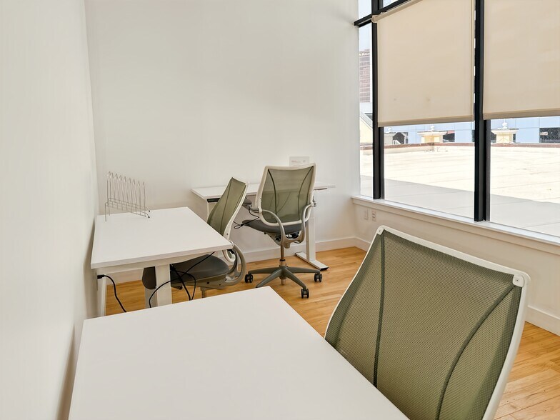 More Photos Of 122 W Pine St, Orlando Coworking Space