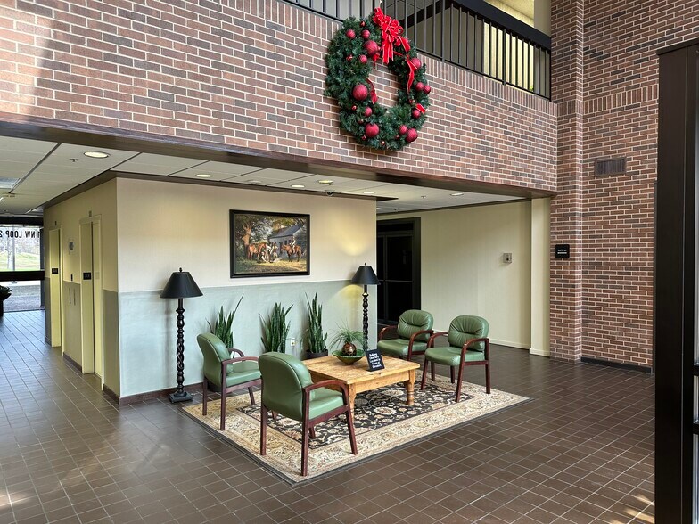 More Photos Of 911 W Loop 281, Longview Office For Lease