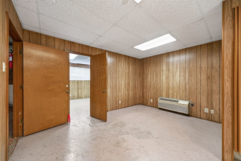 More Photos Of 6618 Westfield Dr, San Antonio Warehouse For Sale