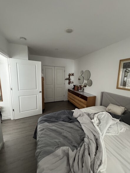 More Photos Of 3573 Laconia Ave, Bronx Apartments For Sale