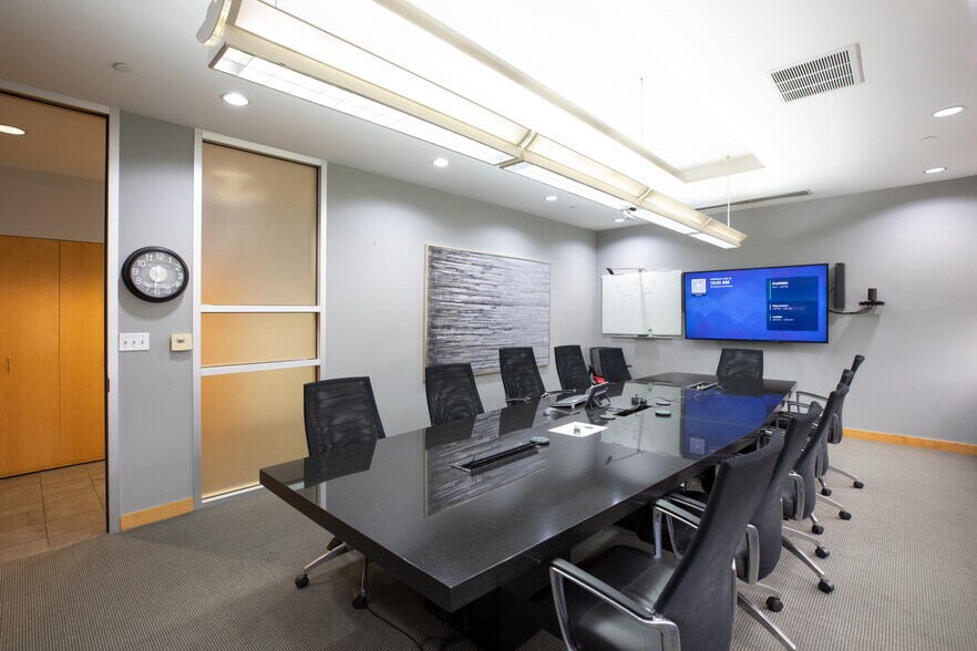 More Photos Of 3200 Manchester Tfwy, Kansas City Office For Sale