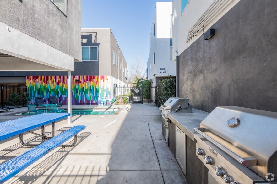 More Photos Of 1033 W 5th St, Chico Apartments For Sale