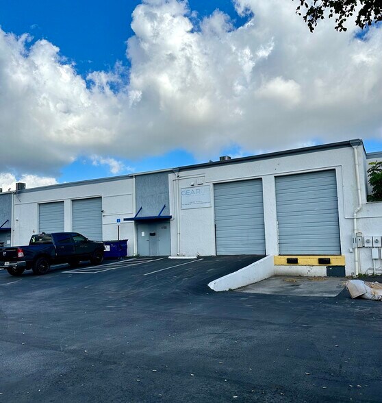 More Photos Of 6146-6188 NW 74th Ave, Miami Warehouse For Lease