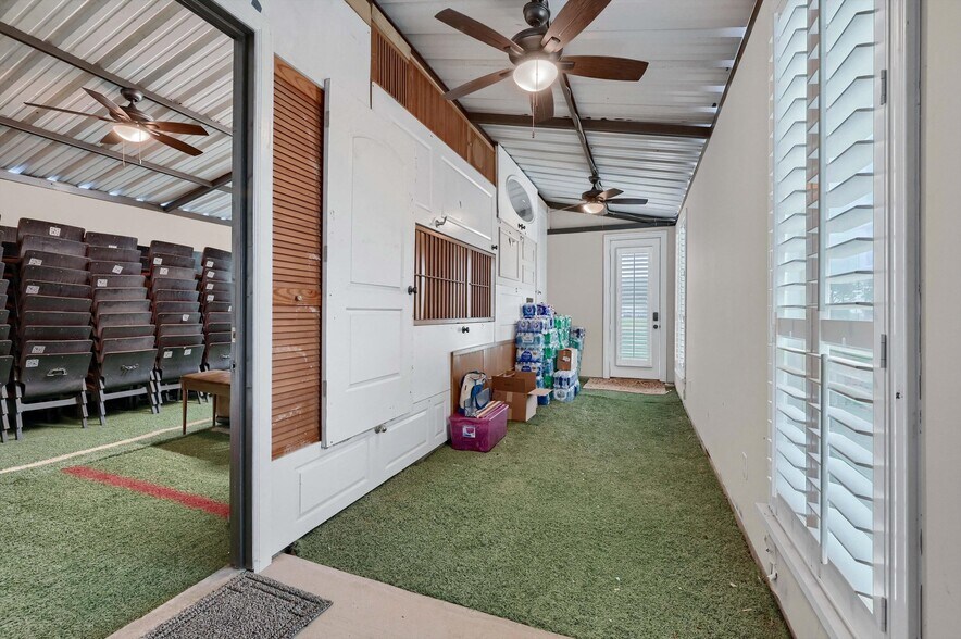 More Photos Of 9517 Collinsville fwy, Collinsville Industrial For Sale