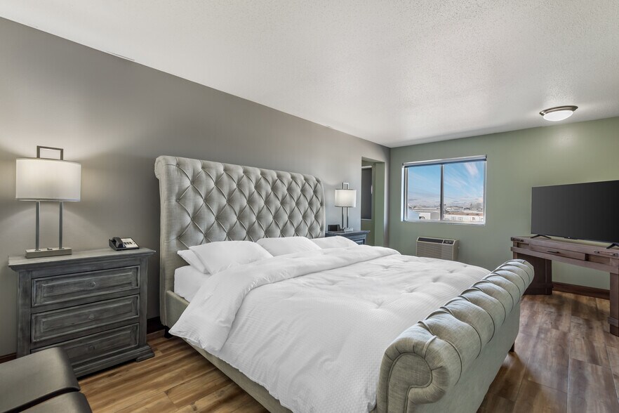 More Photos Of 1370 N McCue St, Laramie Hotel For Sale