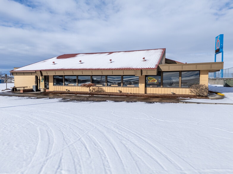 More Photos Of 319 SE Nye Ave, Pendleton Restaurant For Lease