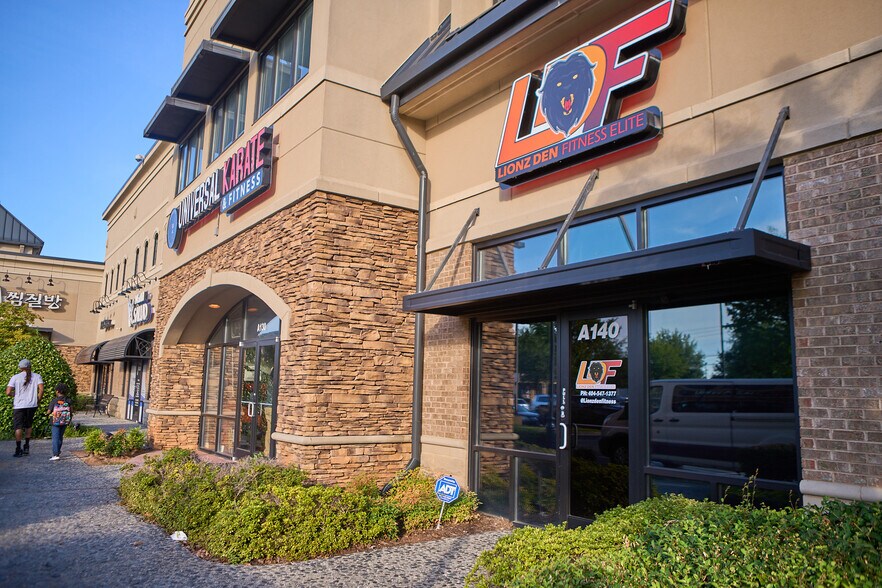 More Photos Of 7130 Buford Hwy NE, Doraville Restaurant For Sale