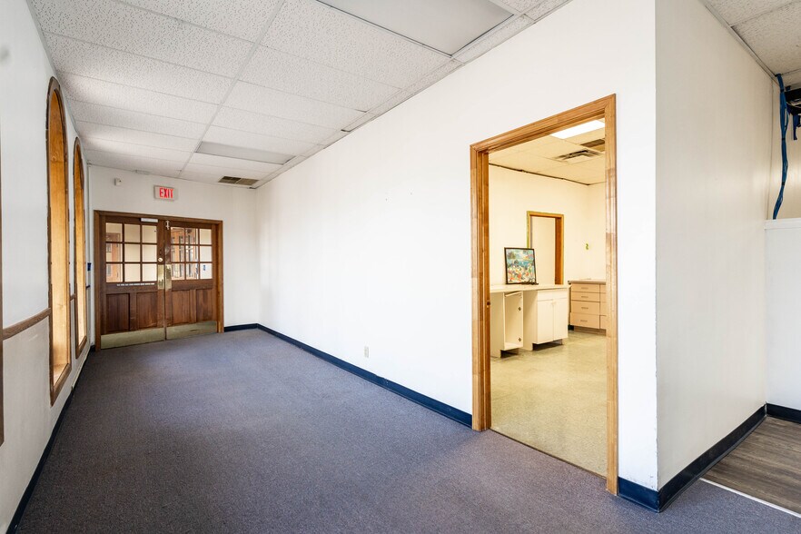 More Photos Of 11813 W 77th St, Lenexa Office For Sale