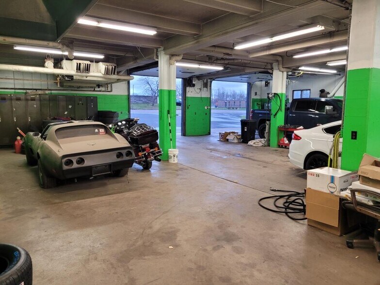 More Photos Of 559 N Hastings Way, Eau Claire Research And Development For Sale