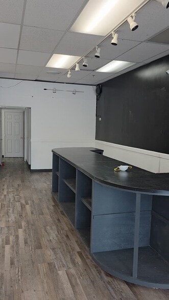Primary Photo Of 11120 Evergreen Way, Everett Storefront Retail Office For Lease