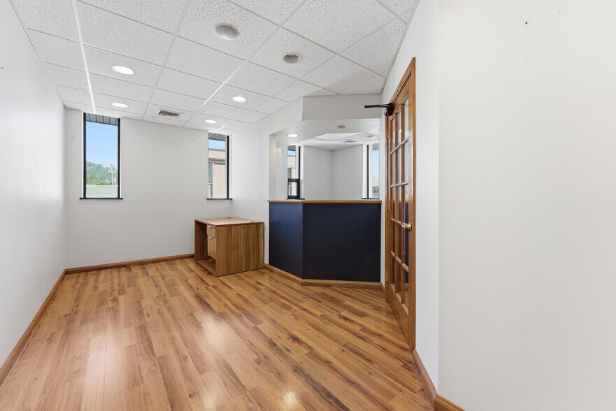 More Photos Of 75 Van Deene Ave, West Springfield Office For Lease