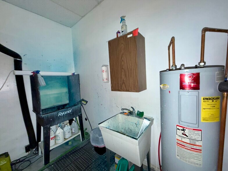More Photos Of 107 E Commercial St, Waterville Storefront Retail Office For Sale