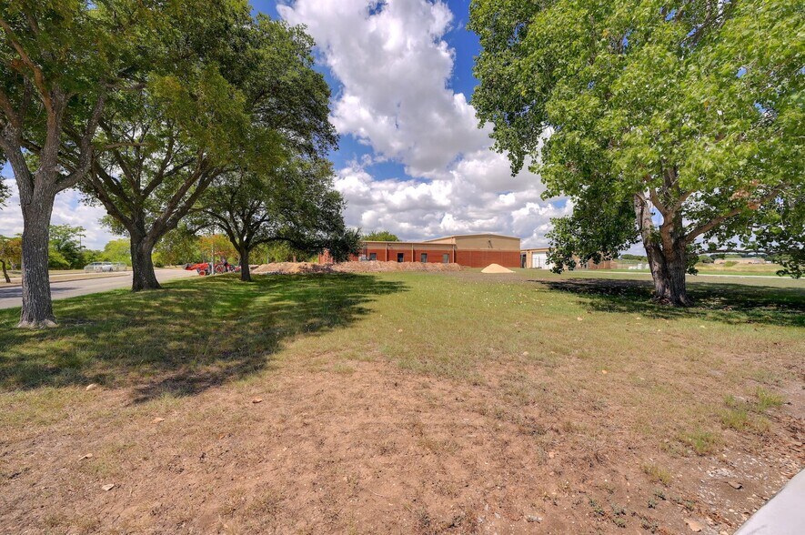 More Photos Of 1300 Universal City Blvd, Universal City Warehouse For Sale