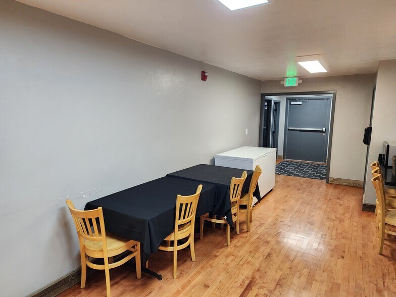 More Photos Of 142-144 N K St, Tulare Restaurant For Sale
