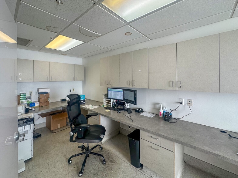 More Photos Of 8158 Beverly Blvd, Los Angeles Medical For Sale