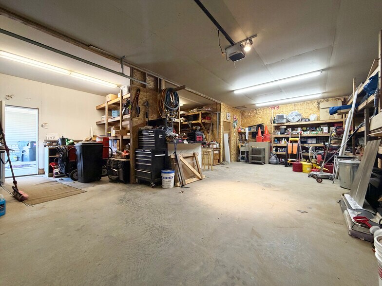 More Photos Of 359 Elm st, New Auburn Freestanding For Sale