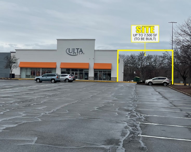 More Photos Of 200-380 Grossman Dr, Braintree Storefront For Lease