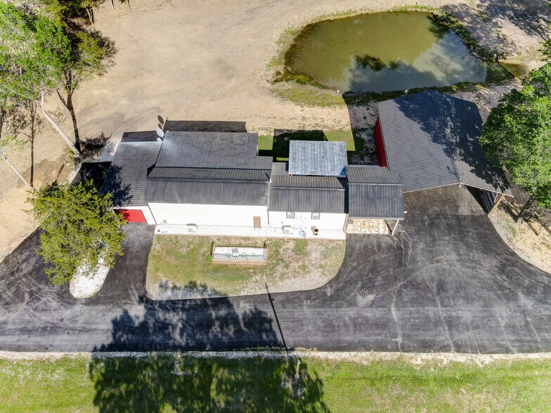 More Photos Of 4388 County Road 197, Alvin Specialty For Sale