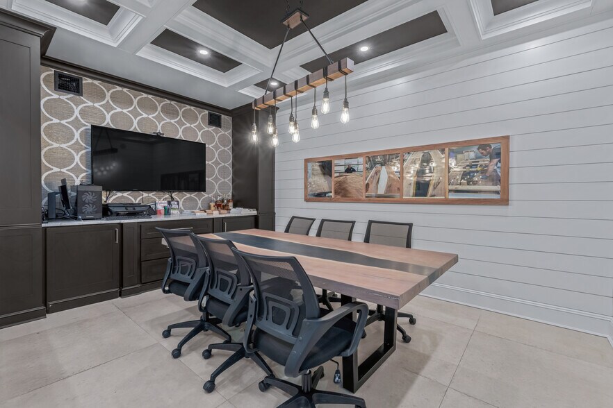 More Photos Of 431 Hempstead Ave, West Hempstead Office For Lease