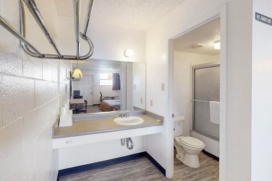 More Photos Of 5634 E Paisano Dr, El Paso Hotel For Sale