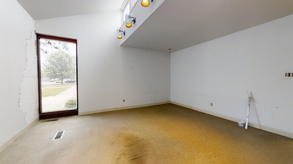 More Photos Of 901 Charleston Ave, Mattoon Medical For Lease