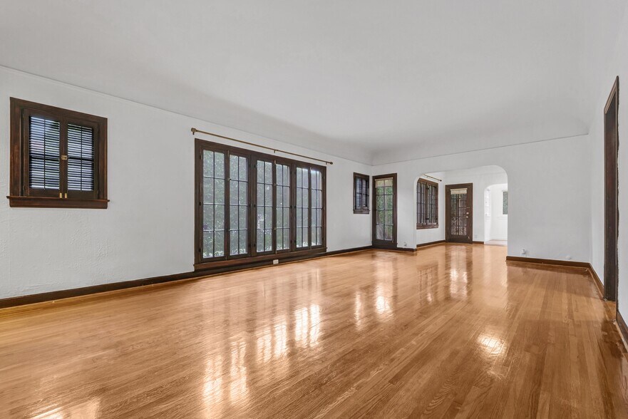 More Photos Of 5112 Edgewood Pl, Los Angeles Multifamily For Sale