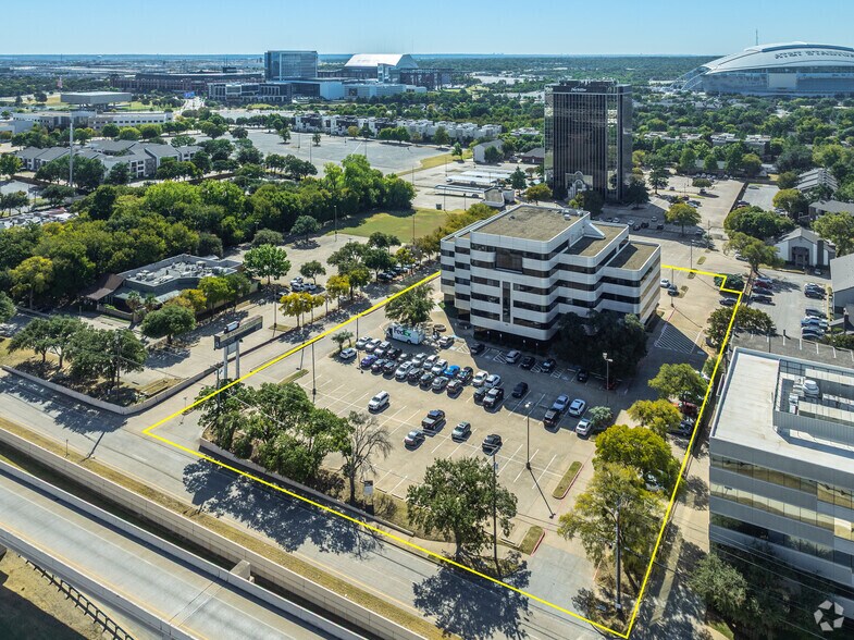 More Photos Of 1200 E Copeland Rd, Arlington Office For Sale