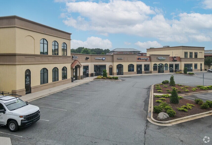 More Photos Of 19905 W Catawba Ave, Cornelius General Retail For Lease