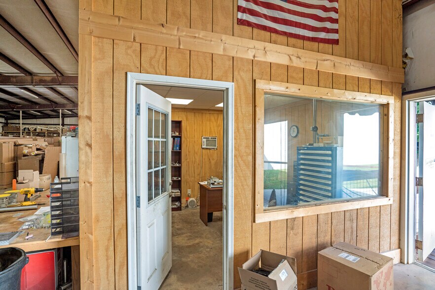 More Photos Of 3795 Evans Rd, Cumming Warehouse For Lease