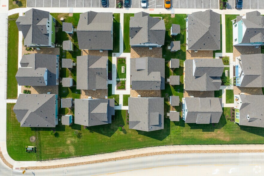 More Photos Of Garten Haus at Solms Landing, New Braunfels Specialty For Sale