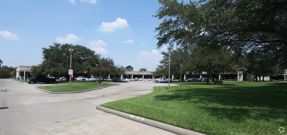More Photos Of 19408 Park Row, Houston Unknown For Lease