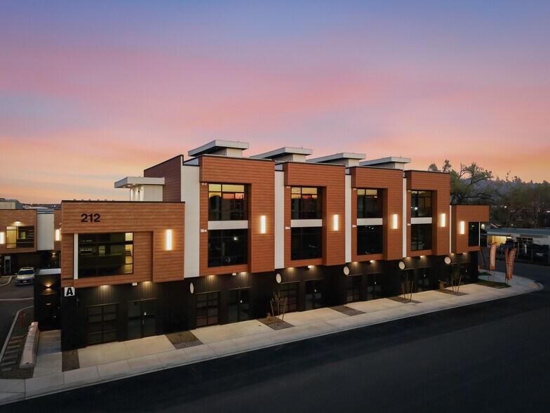 Primary Photo Of 212 N Elm St, Kennewick Apartments For Lease